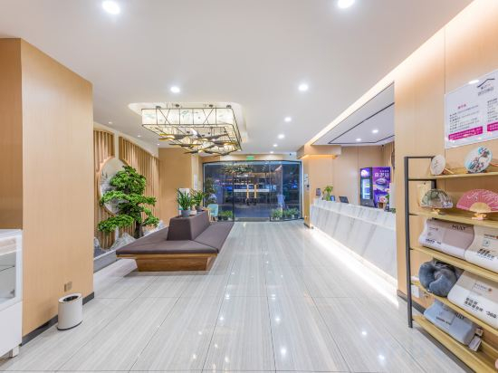 Hotel Interior/Public Areas