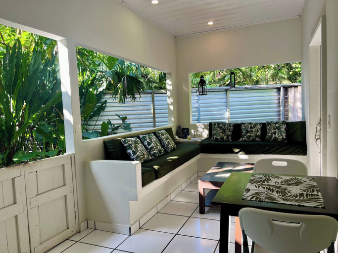 Outdoor dining 4, Private Jungle Retreat w Lagoon, Walk to Beach, Talamanca