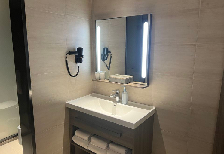 Bathroom 3, Hanting Hotel Shijiazhaung Jingxing Mining District, Shijiazhuang
