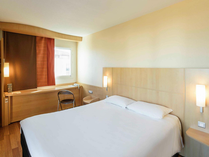 Bedroom 3, ibis Ciboure Saint Jean de Luz, Pyrénées-Atlantiques
