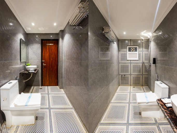 Bathroom 3, NEU VILLA, Delhi