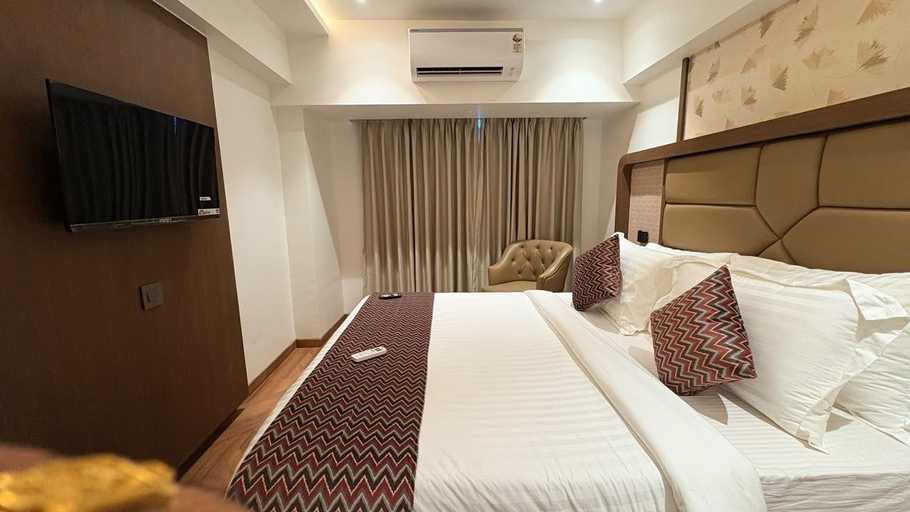 Room 5, Hotel Dakshin Grand, Thane