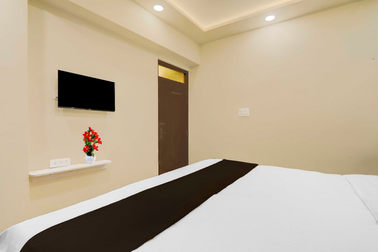 Room 5, Townhouse Rawatpur Metro Station, Kanpur Nagar