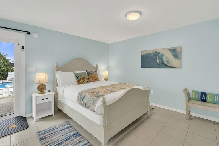 Room 2, Beach Funatics, Walton