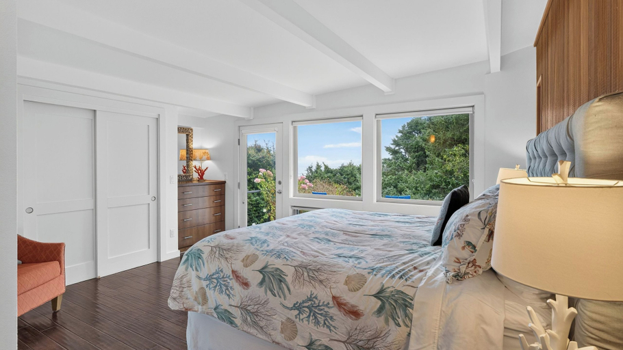 Interior 3, The Grey Piper by Avantstay Ocean Views + Fire Pit + BBQ Walk to Beach, Clatsop