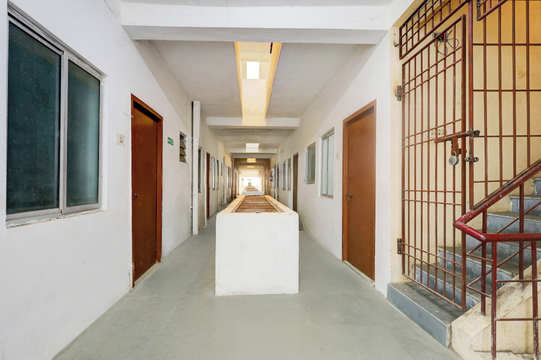 Lobby 4, Collection O Velachery Railway Junction, Kancheepuram