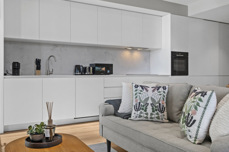Private kitchen 3, Balcony 2-bed Apartment Near Albert Park, Melbourne