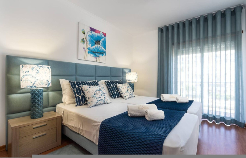 Room 5, Sea La Vie Meia Praia Marina Garage, Lagos