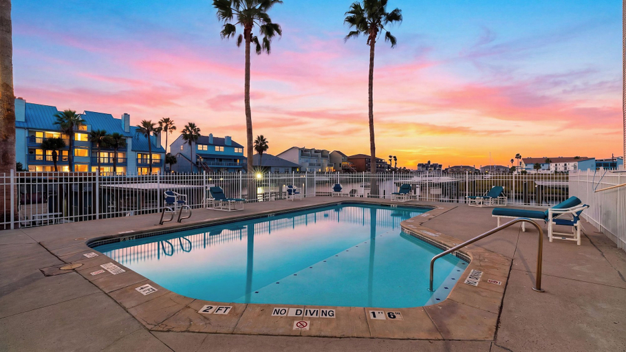 Primary image, Paradise Found by Avantstay Waterfront Retreat Private Boat Slip + Shared Pool North Padre, Nueces