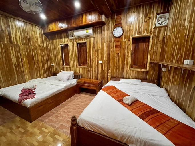 Room 2, Khemphet Douangsavath Guesthouse, Luang Prabang
