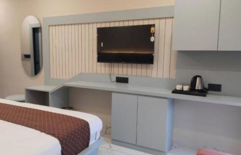Room 5, Nexora Express Hotel, Ahmadabad