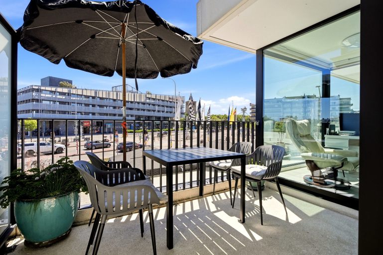 Balcony 3, Station Square Stay for 4, West-Vlaanderen