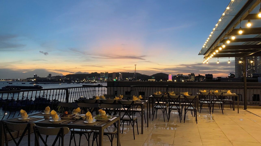 Food & Drinks 5, The Confetti Hotel Ha Long, Hạ Long
