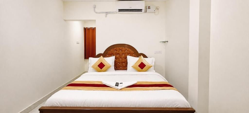 Room 3, Roja Palace, Kancheepuram