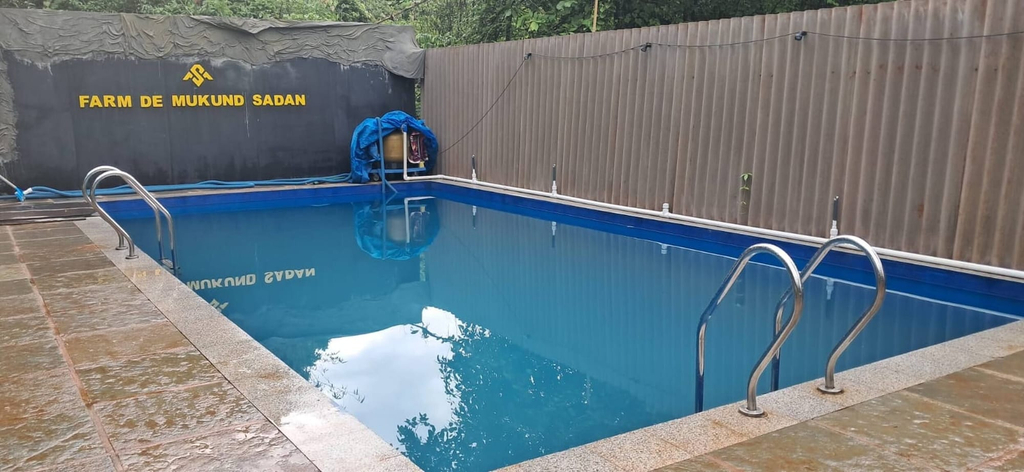 Pool 2, Couple Studio R-8 1st Floor by Mukund Sadan, North Goa