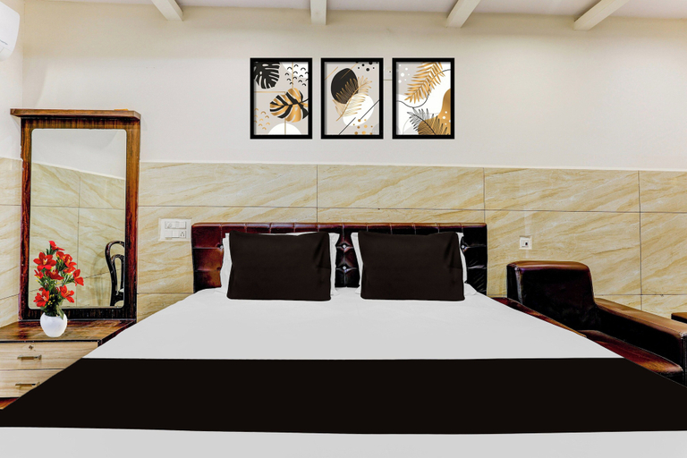 Room 2, Super Hotel O Eluru Railway Station, West Godavari