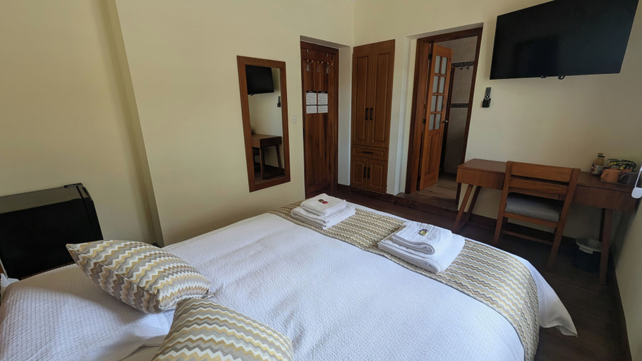 Room 3, La Casona Emma Rooms, Quito