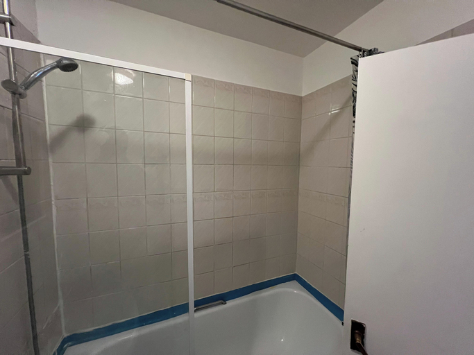 Bathroom 2, Apartment Sleeps 6 With Pets Welcome, London