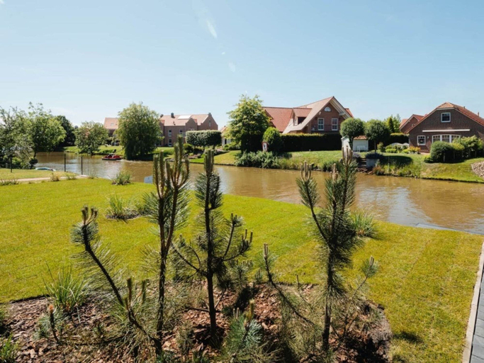 Property grounds 3, Coastal Suite East Directly on the Waterfront, Aurich