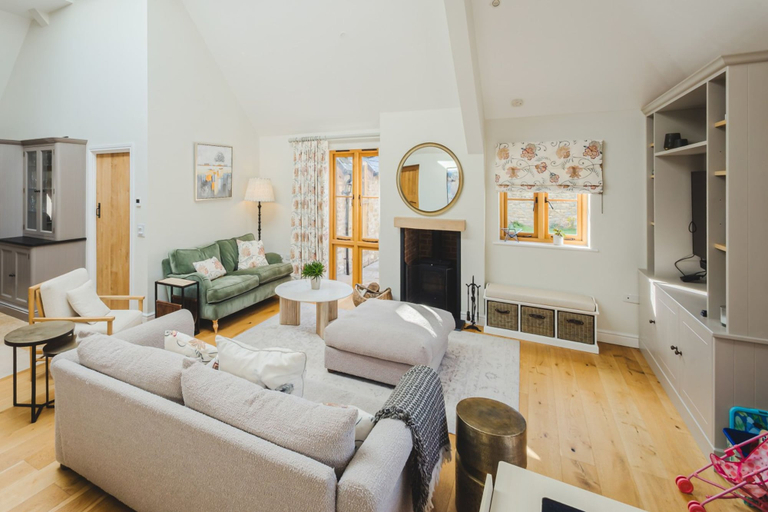Room 4, The Old Stables - Country Retreat, Swindon