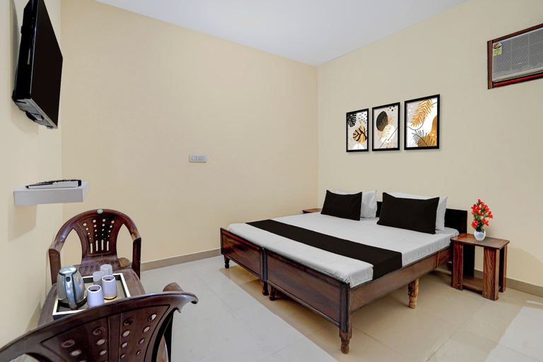 Room 3, Hotel O Chandigarh Outer Ring Road, Chandigarh