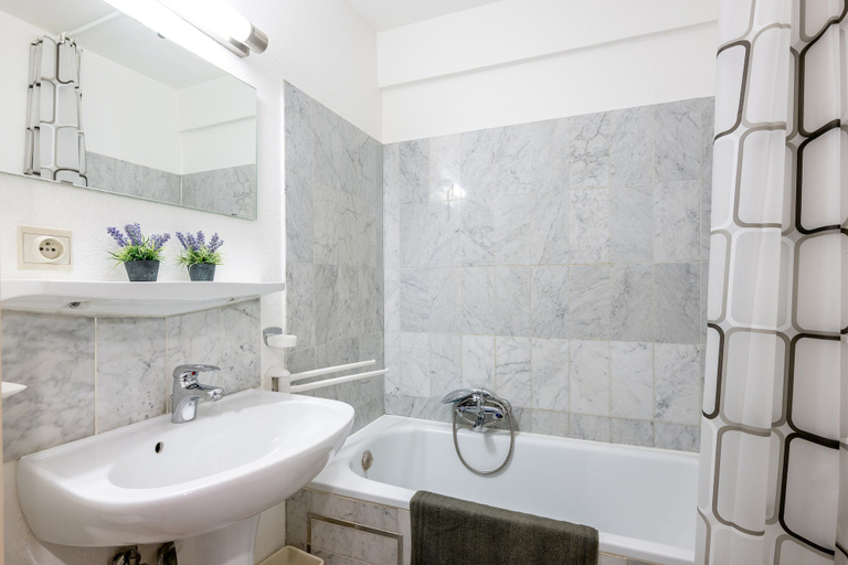Bathroom, Apartment in Blankenberge Near the Pier, West-Vlaanderen