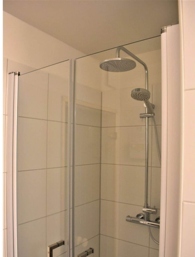 Bathroom 3, House No. 15, Fischerhus, Friesland