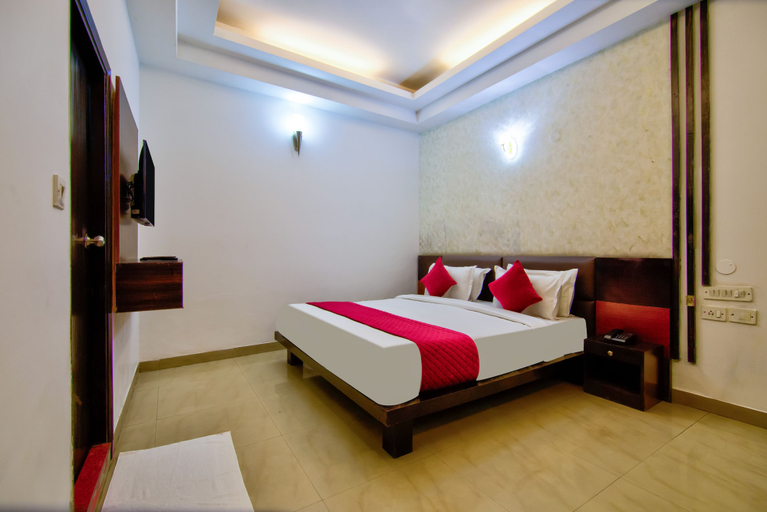 Room 2, JADSTAR RESIDENCY, Delhi