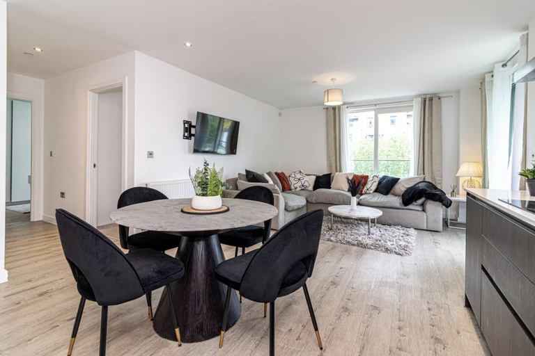 Interior, Spacious 2-bed Canal-side Apartment Sleeps 4, Manchester