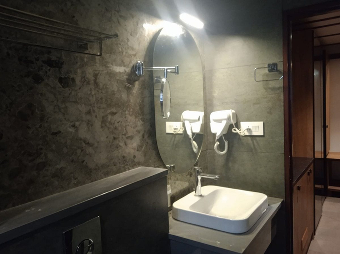 Bathroom 2, Soul by Araiya, Paithalmala, A Vihaara Resort & Spa, Kannur