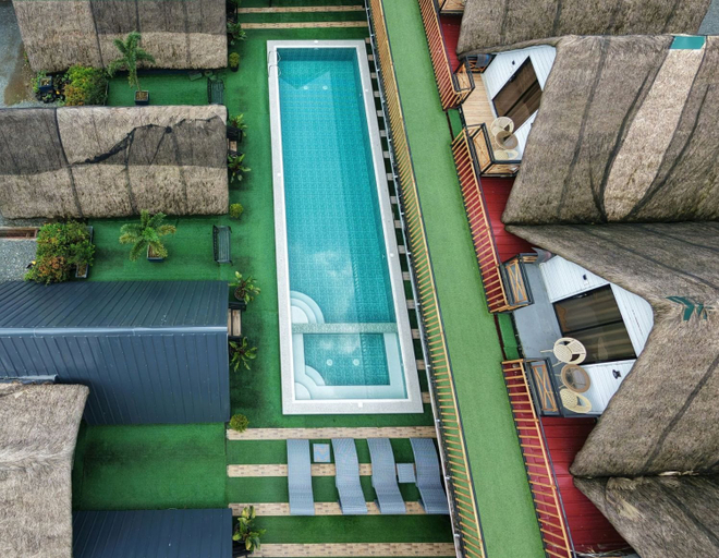 Pool 3, Paragos Silvinas Cabin 2, Tagaytay City