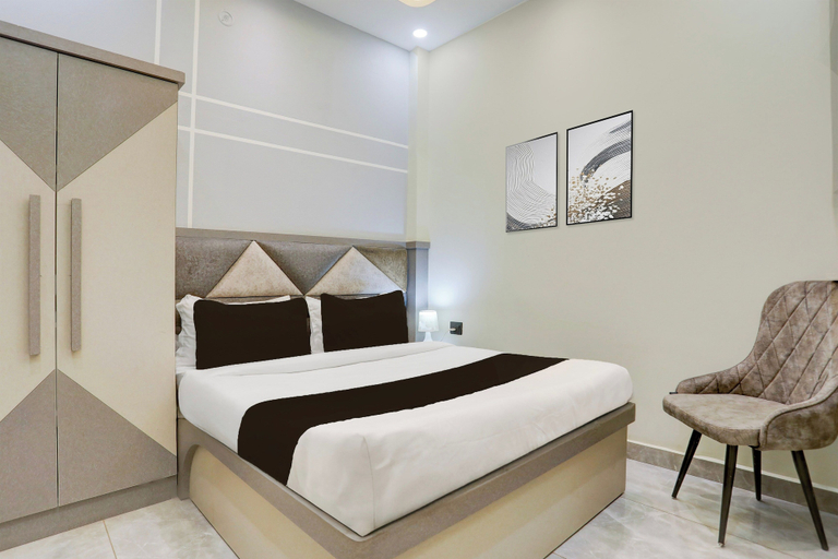 Room 4, Super Hotel O Maharshi Valmiki Airport, Faizabad