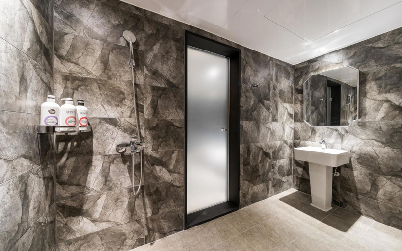Bathroom 5, Cheonan Brown Dot Cheonan Ssangyong Branch, Cheonan