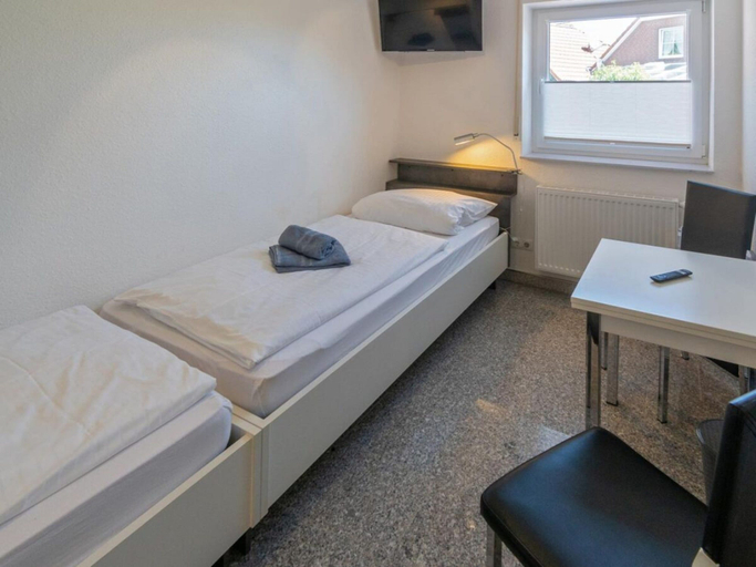 Room 3, Holiday Home With 2 Bedrooms, Wittmund