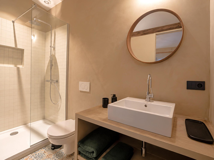Bathroom, Le Sablon Retreat Private En Suite Room, Bruxelles
