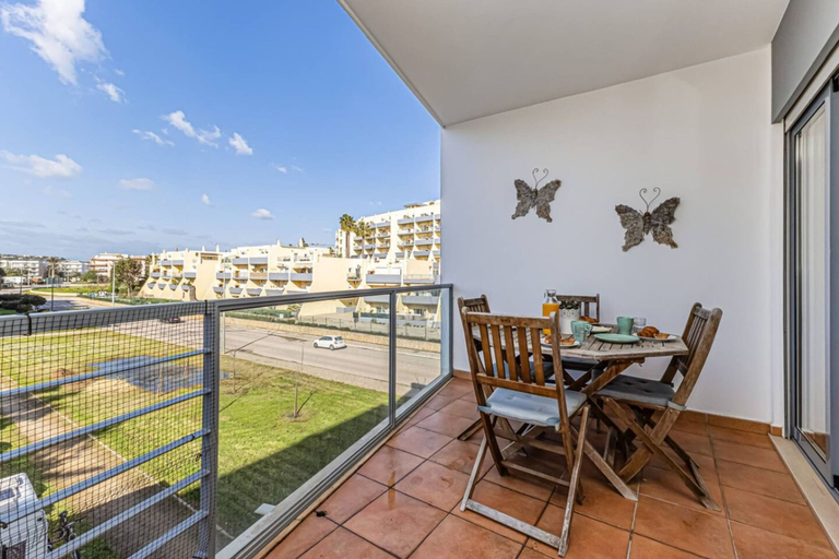 Room 4, Sea La Vie Meia Praia Marina Garage, Lagos