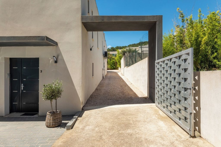 Exterior & Views 2, La Villa Monarque, Hérault