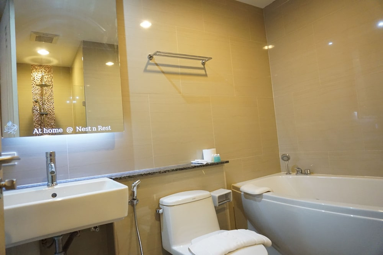Bathroom 4, Nest n Rest Hotel, Bung Kum