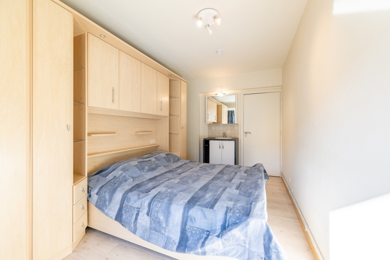 Room 2, Apartment in Zeedijk with Sea View Terrace, West-Vlaanderen
