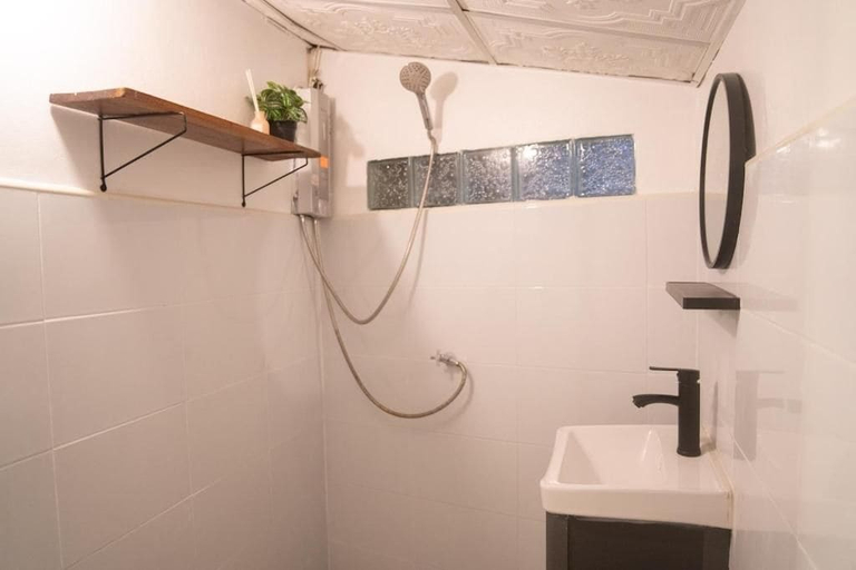 Bathroom 2, Easy House, Pai