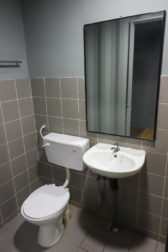 Bathroom 3, The Box Hotel, Ranau
