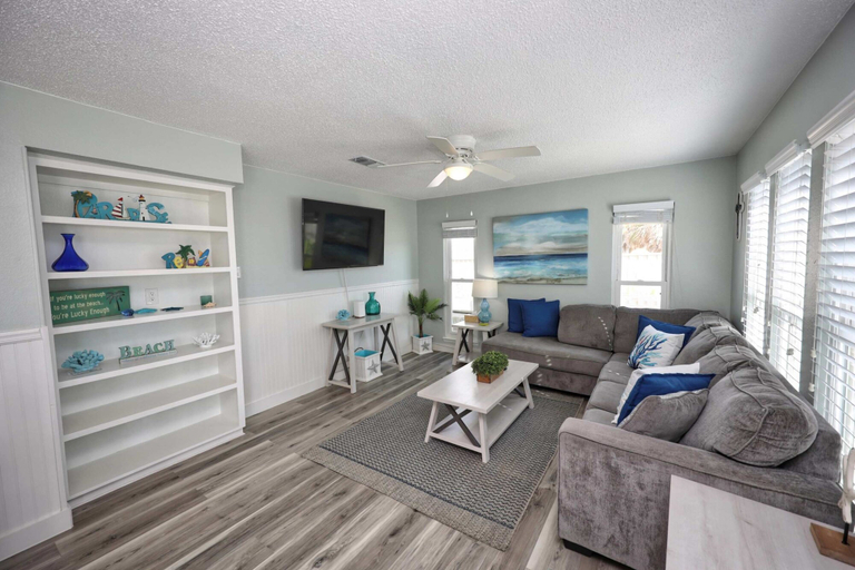 Primary image, Seashell Retreat - Beachfront, Galveston