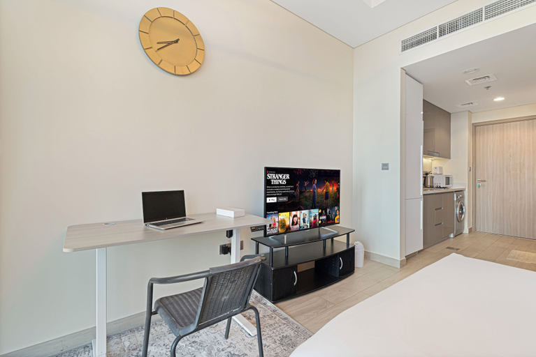 Room 5, Azizi Signature Studio Al Jaddaf, Dubai