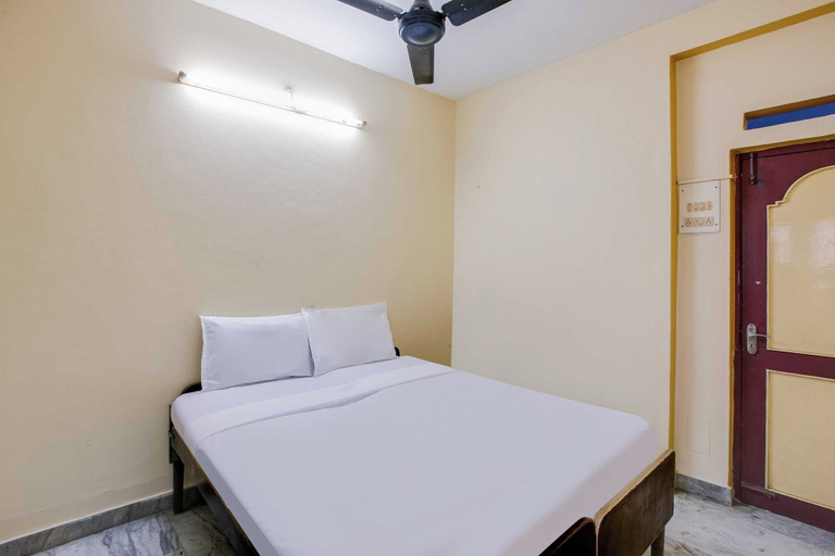 Bathroom 3, Hotel O Egmore Metro Station Chennai, Chennai