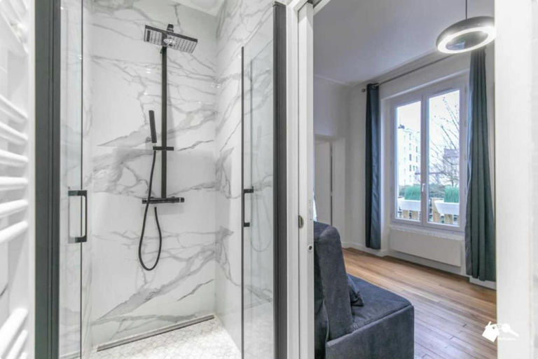 Bathroom 5, 3bdr/8p Flat- Villemomble- 20min From Paris by RER, Seine-Saint-Denis