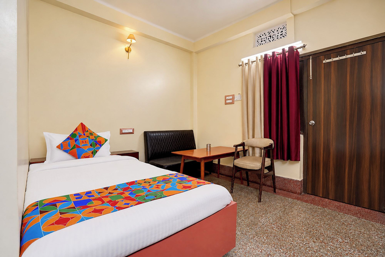 Room 4, FabHotel Apsara, Patna