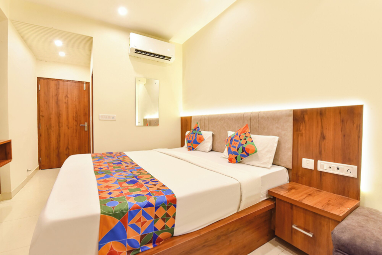 Room 2, FabHotel Anand Palace, Jaipur