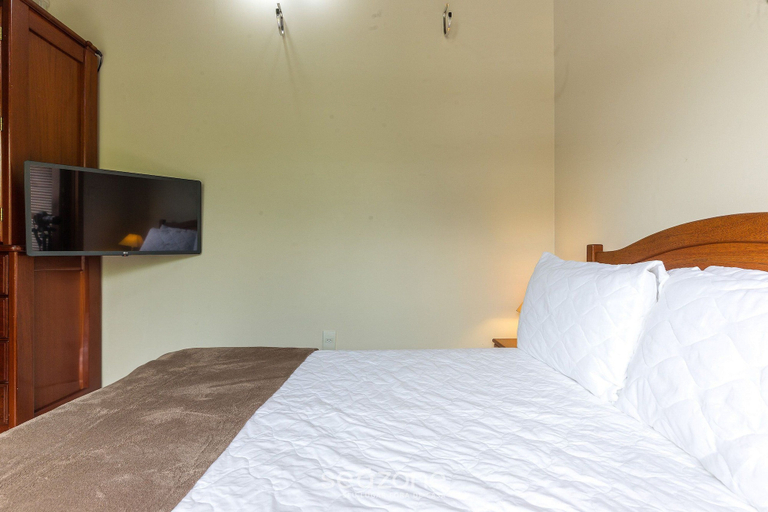 Room 2, 2-bedr Ap W/bbq, 400m From the Beach Jurere Jba202, Florianopolis