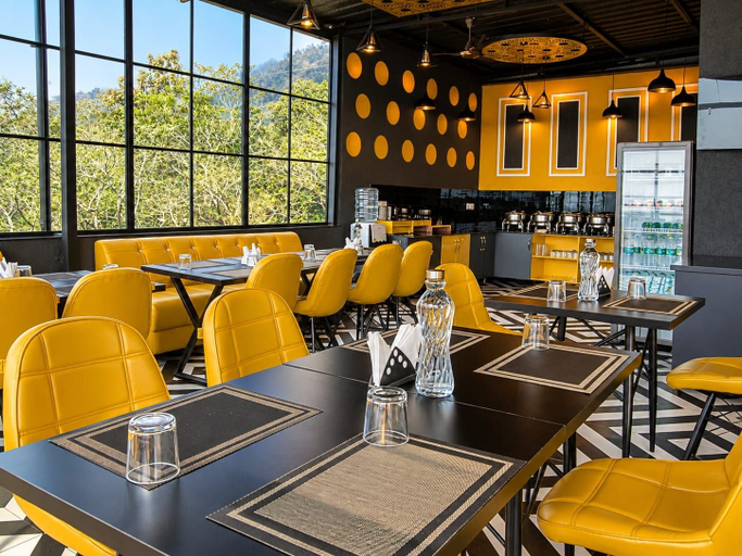 Restaurant 3, Hotel Celestial Ganges, Garhwal