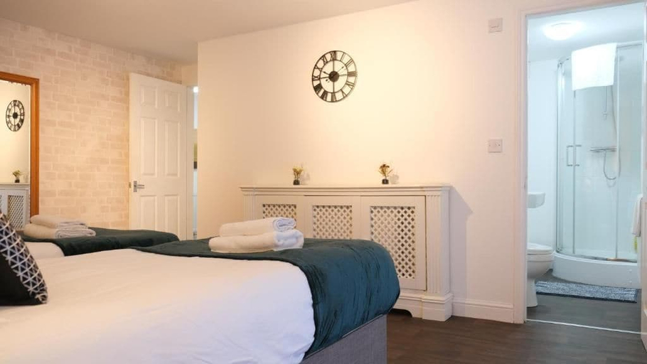 Room 4, Modern 2-Bed Flat, Bedford, Bedfordshire